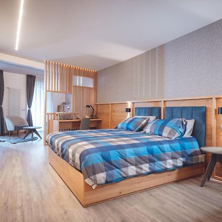 Il Sogno Bed & Breakfast Авио Екстериор снимка